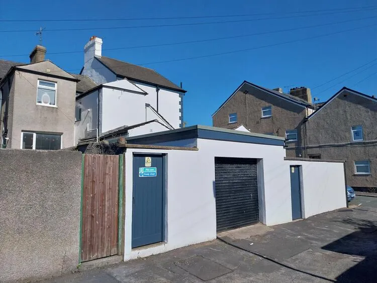 The White Lion, 46 Mount Pleasant, Barrow-In-Furness LA14 2DQ