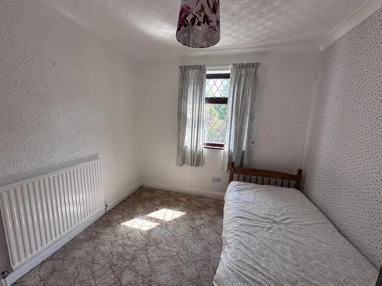 49 Handsworth Crescent, Sheffield S9 4BN