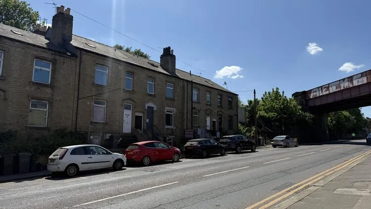 245 Manchester Road, Huddersfield HD1 3JG
