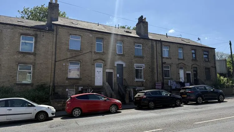 245 Manchester Road, Huddersfield HD1 3JG