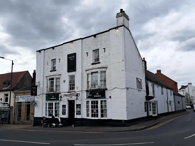 White Hart Hotel, 9 Market Place, Thorne, Doncaster DN8 5DP