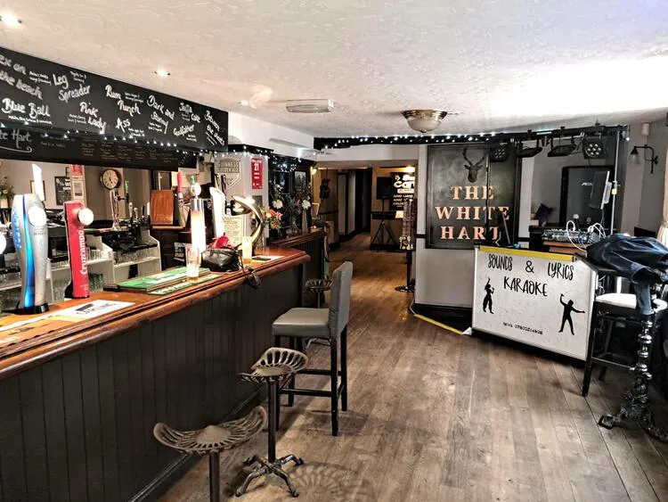 White Hart Hotel, 9 Market Place, Thorne, Doncaster DN8 5DP