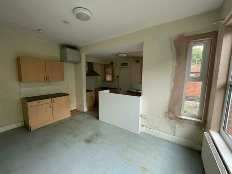 81 St. Peters Road, Leicester, Leicestershire LE2 1DH