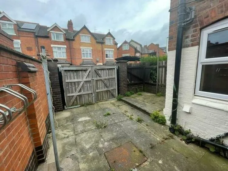81 St. Peters Road, Leicester, Leicestershire LE2 1DH