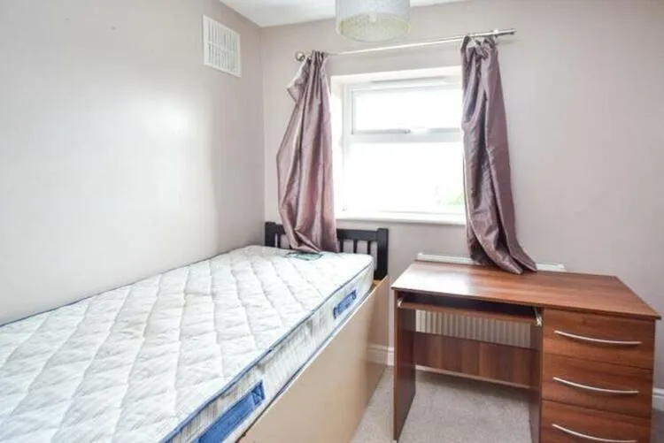 6 Woodhall Place, Newcastle ST5 6RB