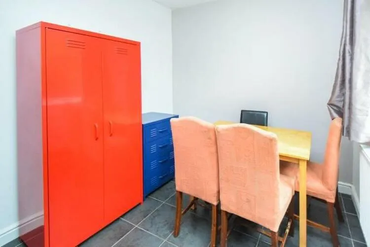 6 Woodhall Place, Newcastle ST5 6RB