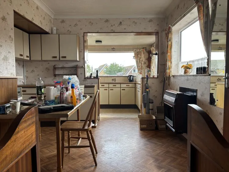 1 Alleyne Way (with adjacent building plot), Jaywick, Clacton-On-Sea, Essex CO15 2RD