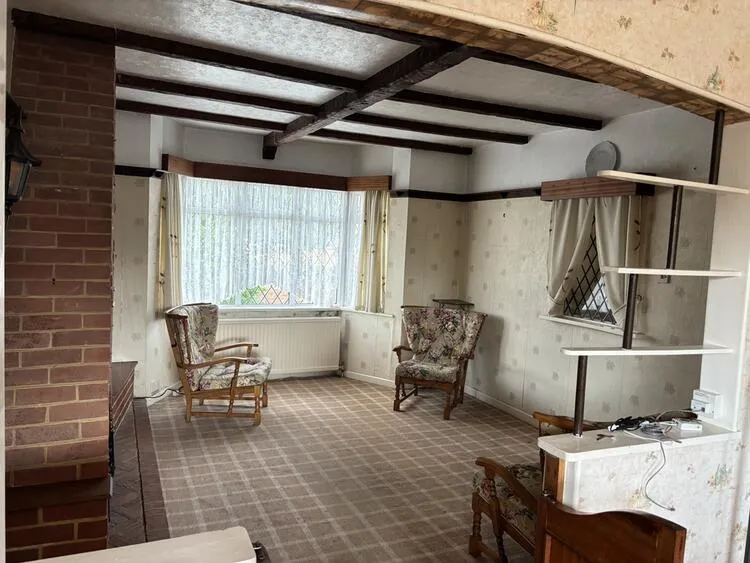 1 Alleyne Way (with adjacent building plot), Jaywick, Clacton-On-Sea, Essex CO15 2RD