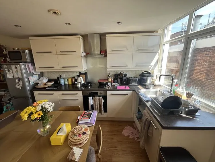 Flat 6, 80 The Parade, Oadby, Leicester LE2 5BF