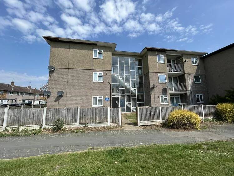 206 Long Riding, Basildon SS14 1RB