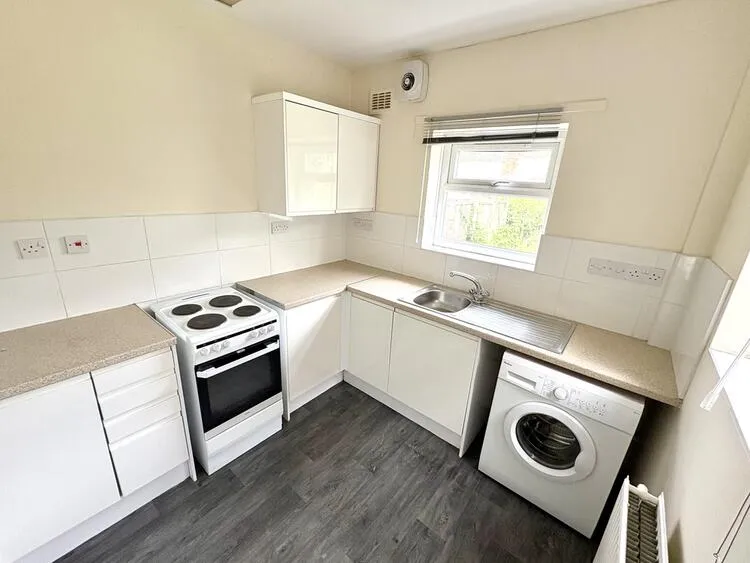 104 Nottingham Road, Nottingham NG7 7AH