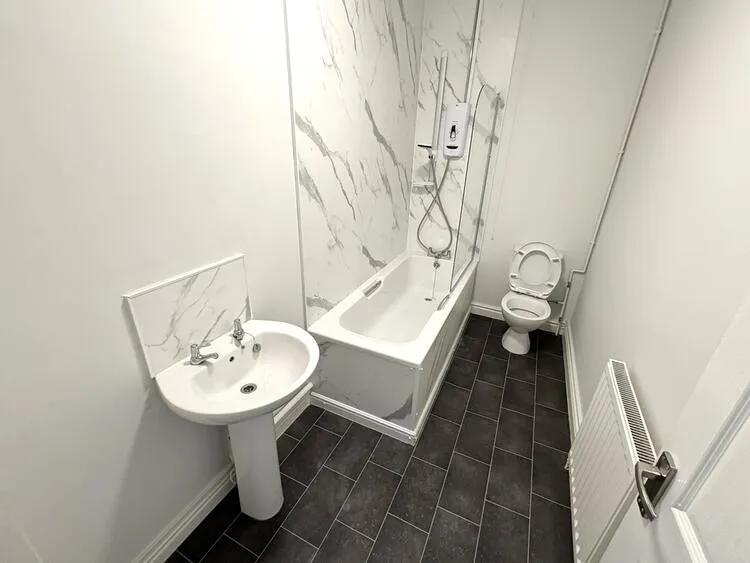 104 Nottingham Road, Nottingham NG7 7AH