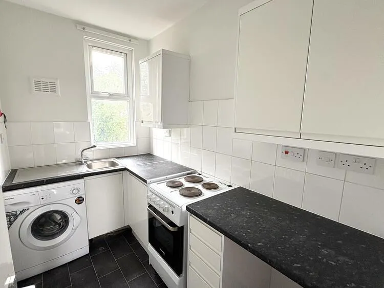 104 Nottingham Road, Nottingham NG7 7AH