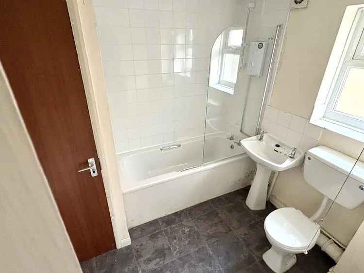 104 Nottingham Road, Nottingham NG7 7AH