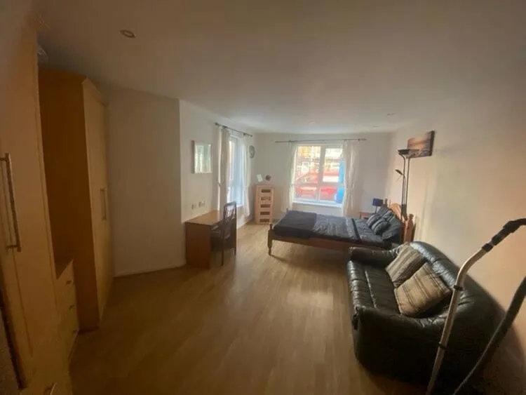 Flat 1, Cwrt Pandora, Pentre Doc Y Gogledd, Llanelli SA15 2LJ