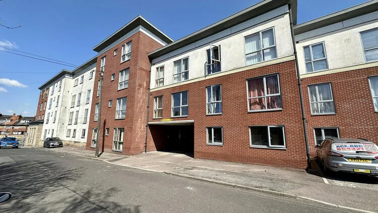 Apartment 21, St. Crispins Court, Stockwell Gate, Mansfield NG18 5GL