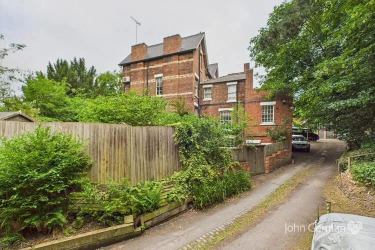 209 Newton Road, Burton-On-Trent DE15 0TU