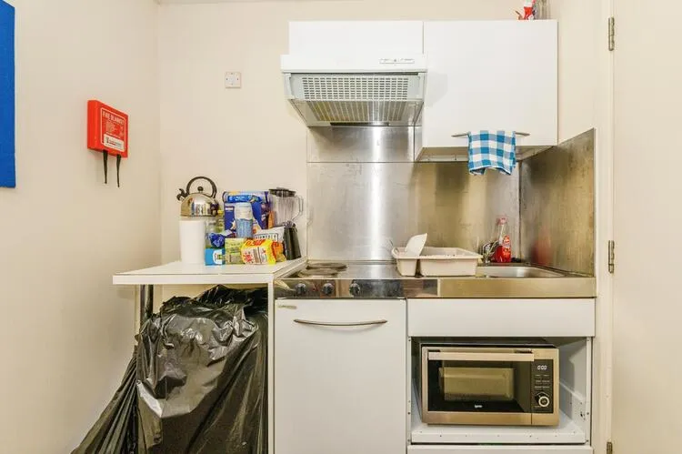 Studio 5, St. Anns Lodge, St. Anns Lane, Leeds LS4 2SJ