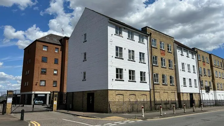 Flat 63, Russell Quay, West Street, Gravesend, Kent DA11 0BP