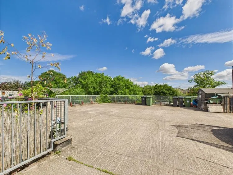 17, 18 and 19 Kyrle Street, Workshops and Yard, Ross-On-Wye HR9 7DB