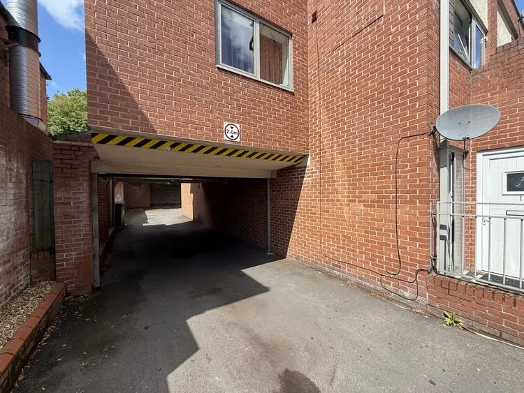 Apartment 5, Teesdale Court, 169 Hucknall Road, Nottingham NG5 1FE