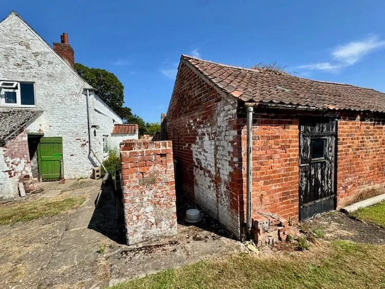 White Cottage, Duckthorpe Lane, Marshchapel, Grimsby DN36 5TL
