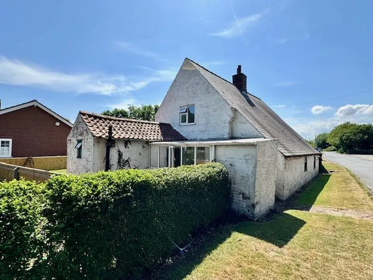 White Cottage, Duckthorpe Lane, Marshchapel, Grimsby DN36 5TL