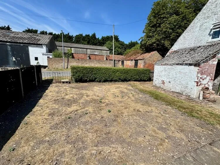 White Cottage, Duckthorpe Lane, Marshchapel, Grimsby DN36 5TL