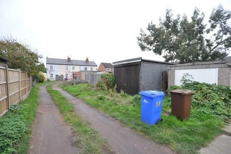 98 Wellington Street, Burton-On-Trent, Staffordshire DE14 2DS