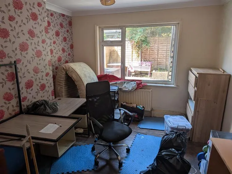 131 Longford Road, Bognor Regis PO21 1AE