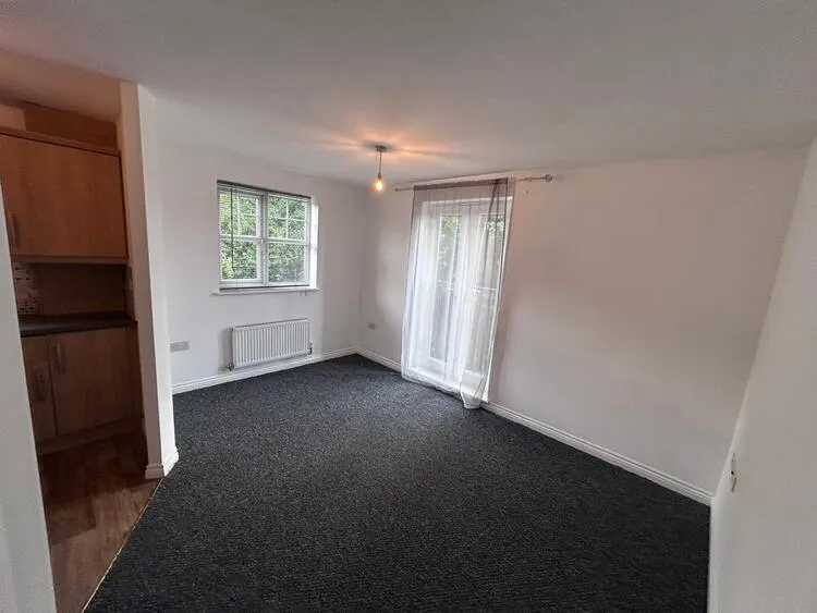 8 Redwood Close, Nottingham NG8 4JL
