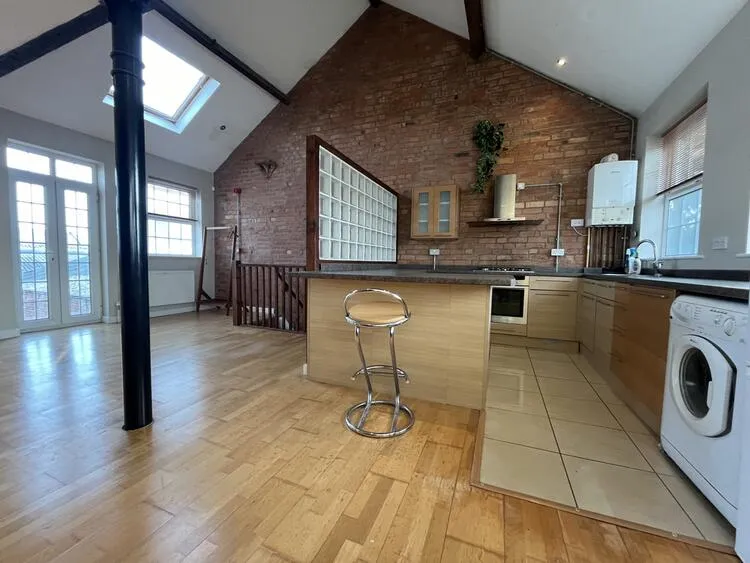 Flats A & B, 70 Cavendish Road, Aylestone, Leicester LE2 7PH