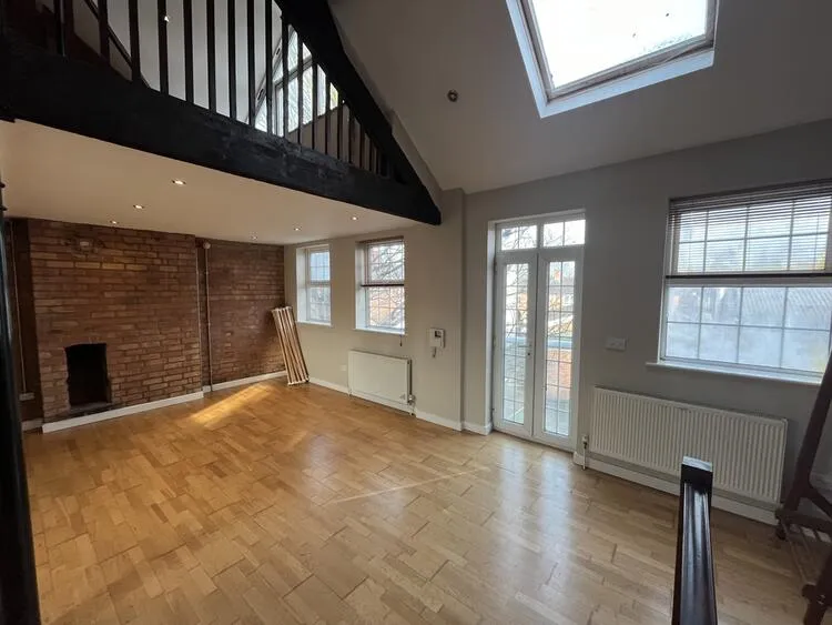 Flats A & B, 70 Cavendish Road, Aylestone, Leicester LE2 7PH