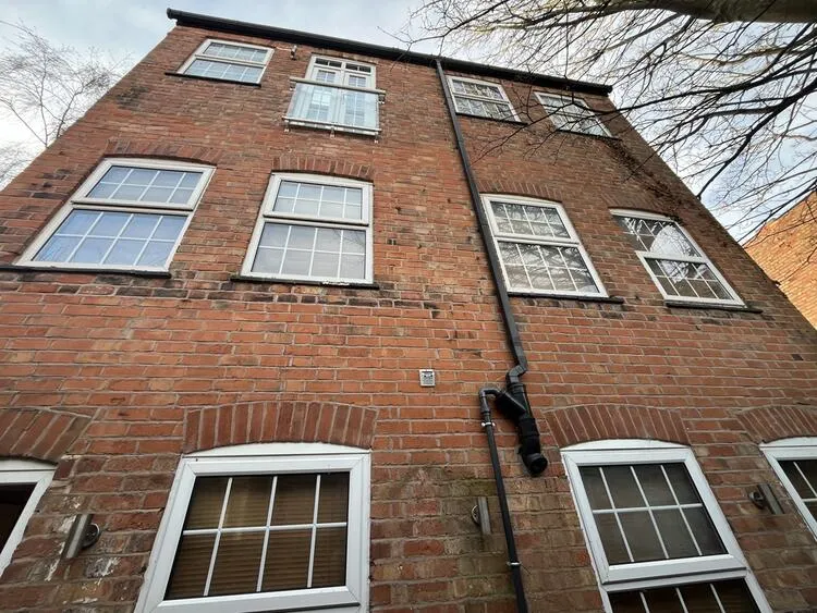 Flats A & B, 70 Cavendish Road, Aylestone, Leicester LE2 7PH