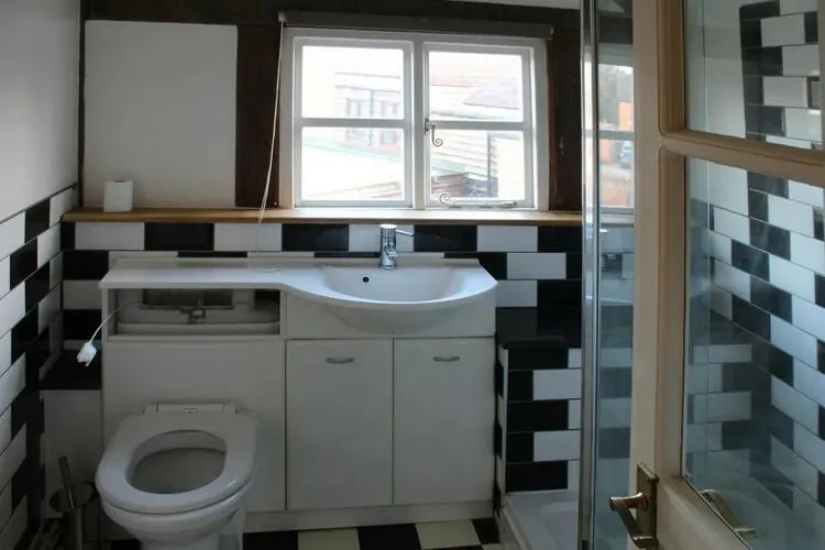 7 Cross Street, Tenbury Wells, Worcestershire WR15 8EF