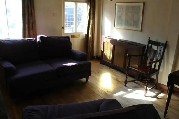 7 Cross Street, Tenbury Wells, Worcestershire WR15 8EF