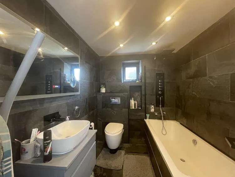 60 The Avenue, Egham TW20 9AD