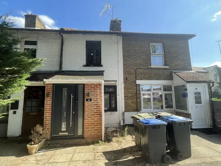 60 The Avenue, Egham TW20 9AD