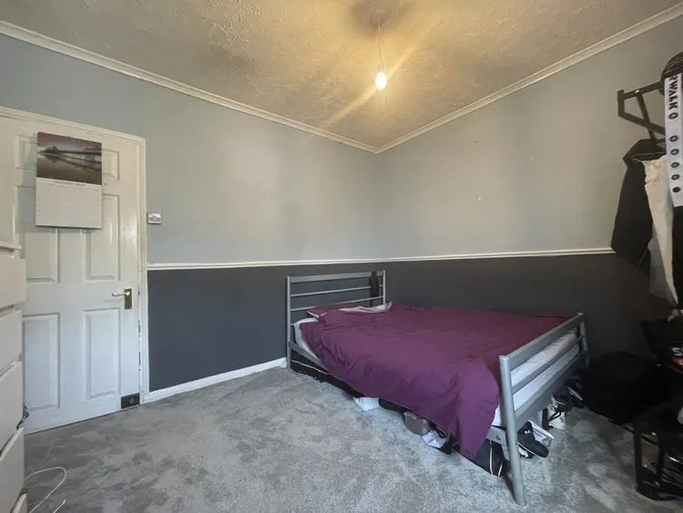 60 The Avenue, Egham TW20 9AD