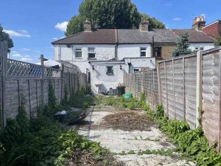 60 The Avenue, Egham TW20 9AD