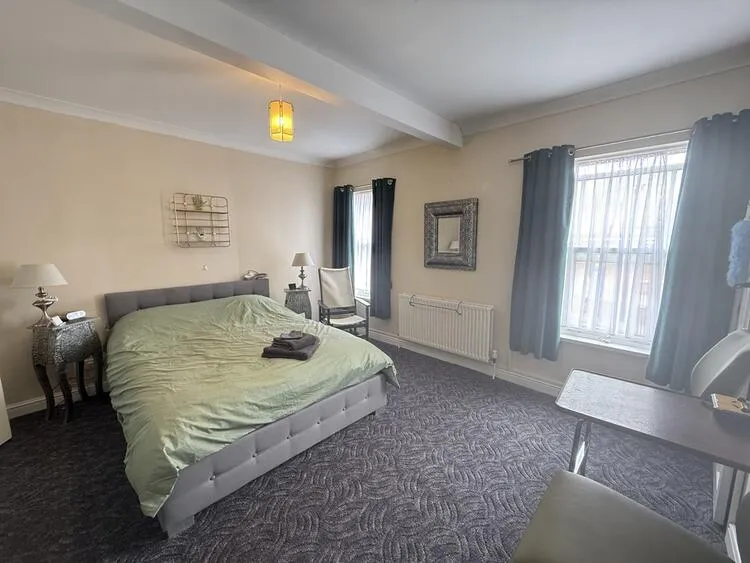 Unit 1, 2, 3 and Peak House at 77 Appleton Gate, Newark NG24 1LP