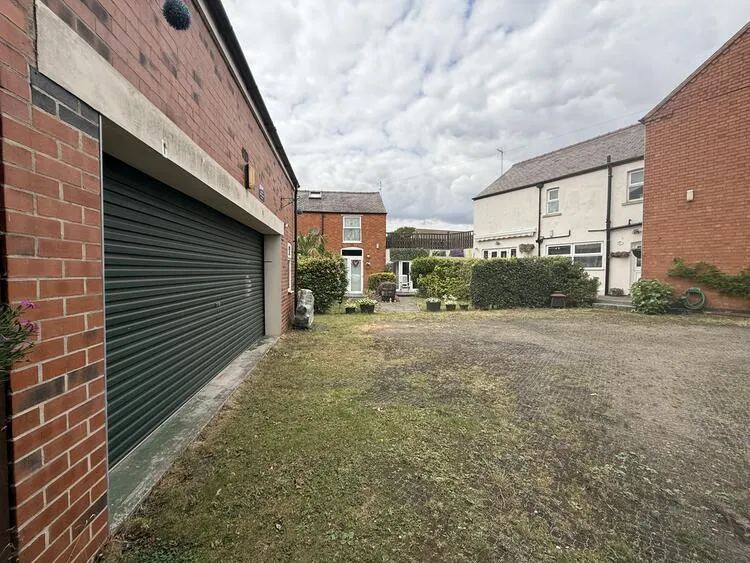 Unit 1, 2, 3 and Peak House at 77 Appleton Gate, Newark NG24 1LP