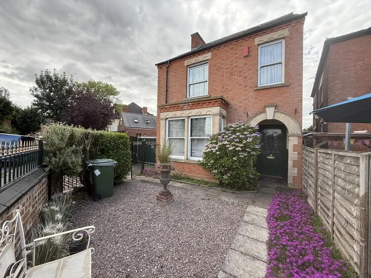 Unit 1, 2, 3 and Peak House at 77 Appleton Gate, Newark NG24 1LP
