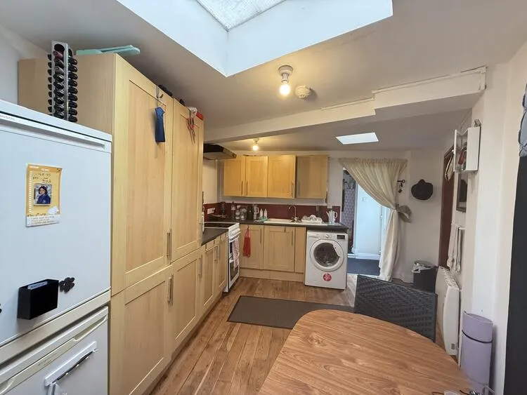 Unit 1, 2, 3 and Peak House at 77 Appleton Gate, Newark NG24 1LP