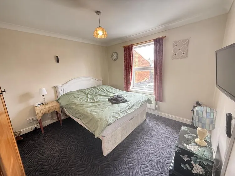 Unit 1, 2, 3 and Peak House at 77 Appleton Gate, Newark NG24 1LP