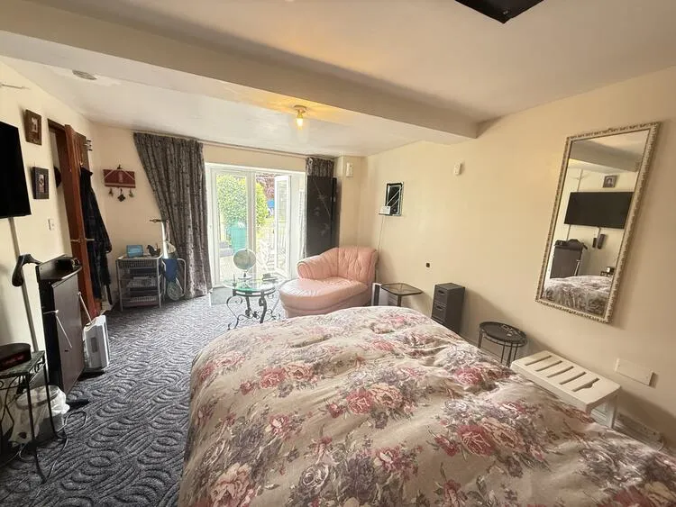 Unit 1, 2, 3 and Peak House at 77 Appleton Gate, Newark NG24 1LP