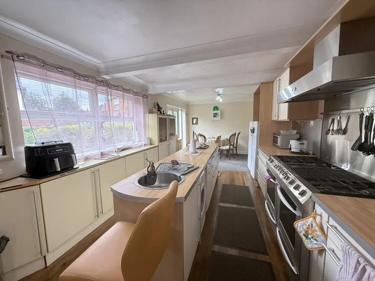 Unit 1, 2, 3 and Peak House at 77 Appleton Gate, Newark NG24 1LP