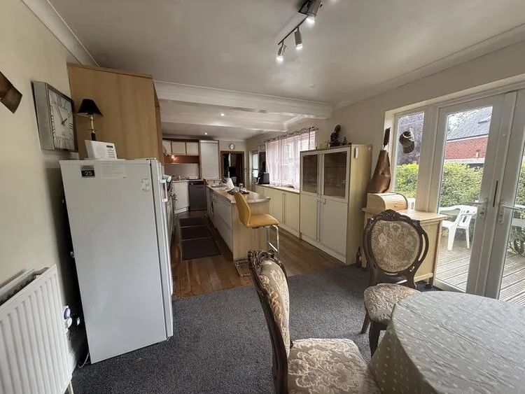 Unit 1, 2, 3 and Peak House at 77 Appleton Gate, Newark NG24 1LP