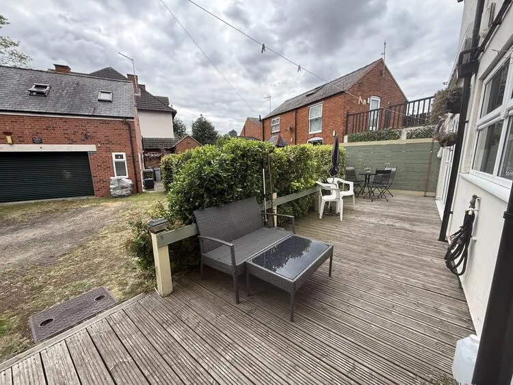 Unit 1, 2, 3 and Peak House at 77 Appleton Gate, Newark NG24 1LP