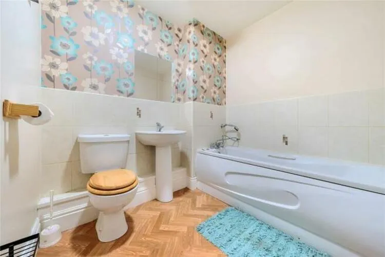 68 Woolcombers Way, Bradford BD4 8JF